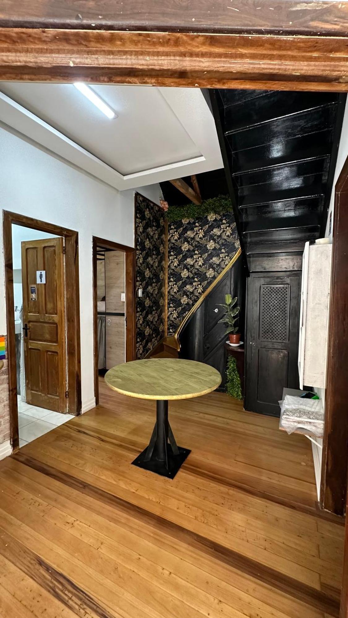 Hostel Hug Brasil กูรีตีบา ภายนอก รูปภาพ