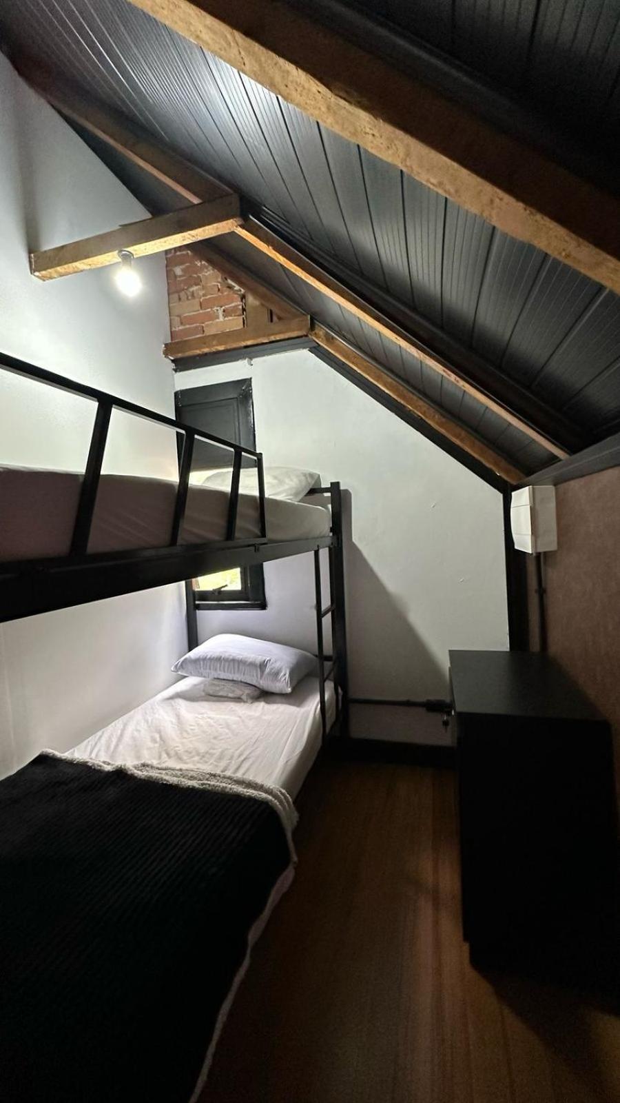 Hostel Hug Brasil กูรีตีบา ภายนอก รูปภาพ