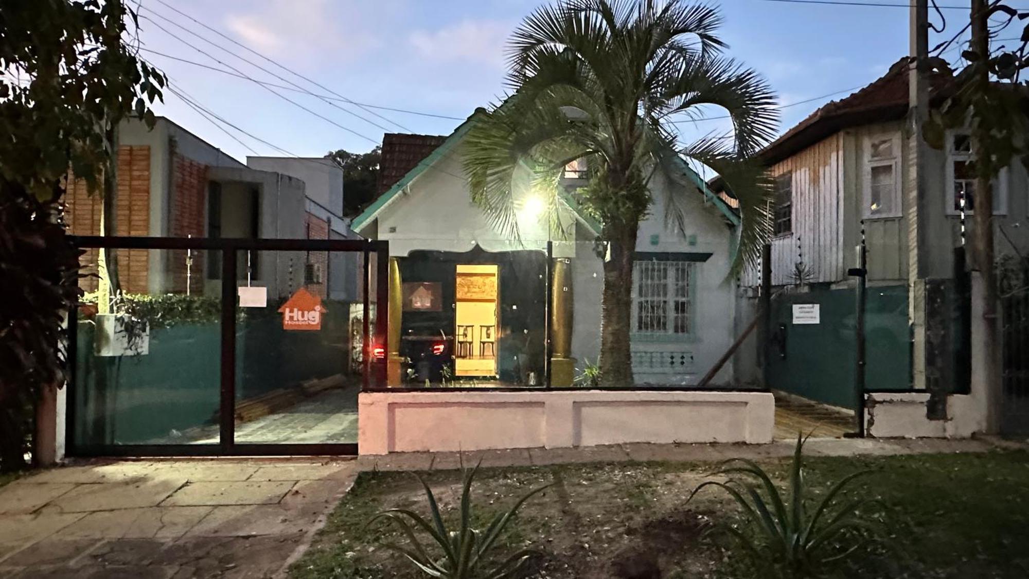 Hostel Hug Brasil กูรีตีบา ภายนอก รูปภาพ